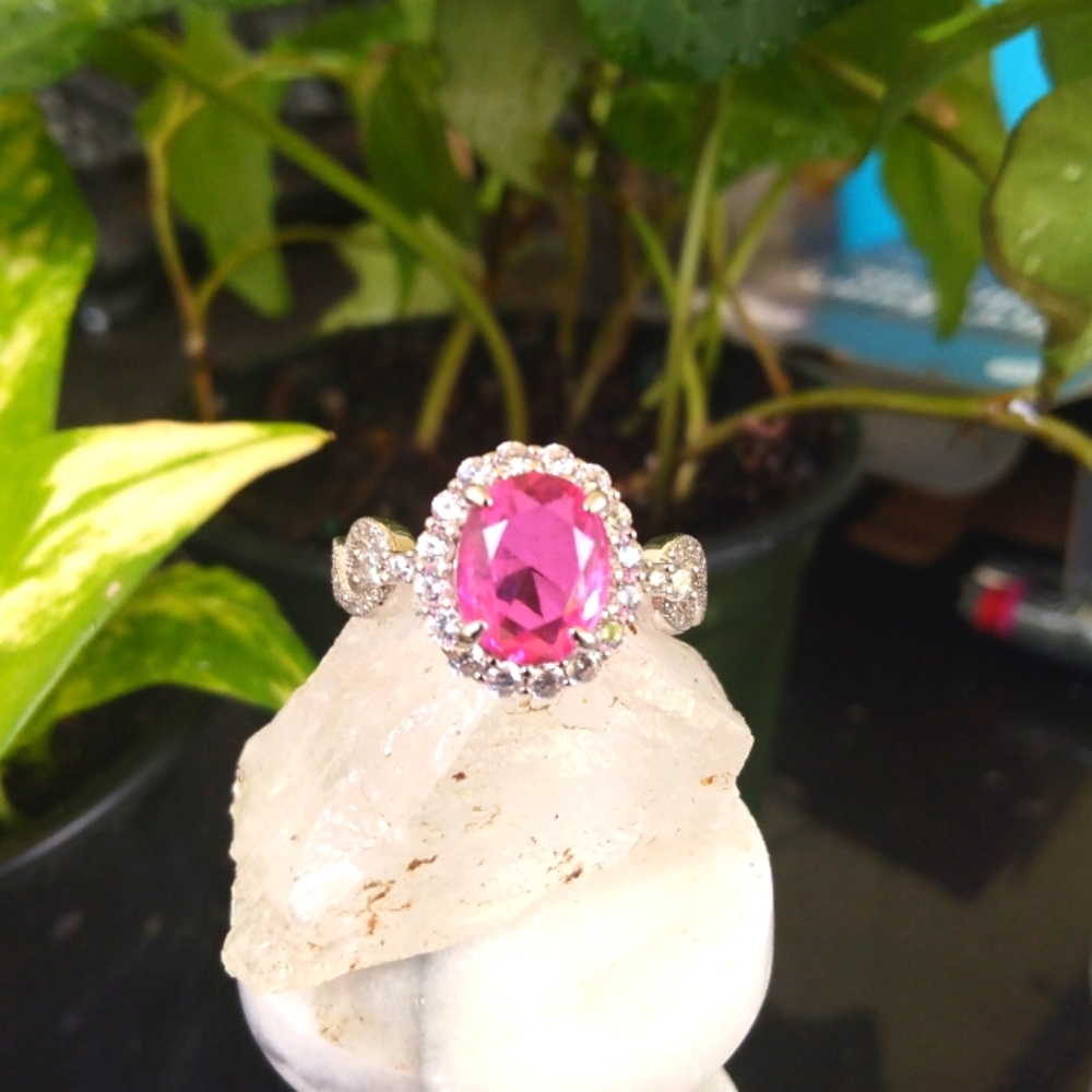 Hot pink Mercury .925 as size 8.ring